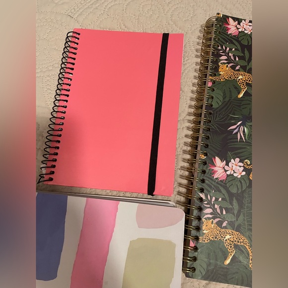Bundle of 5 Notebooks - Picture 4 of 6